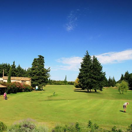 Golf Club D'Uzes Bed & Breakfast Exterior photo