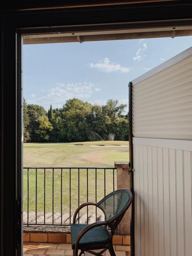 Golf Club D'Uzes Bed & Breakfast Exterior photo