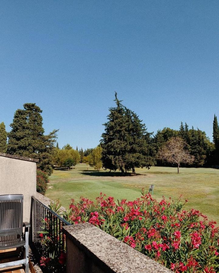 Golf Club D'Uzes Bed & Breakfast Exterior photo