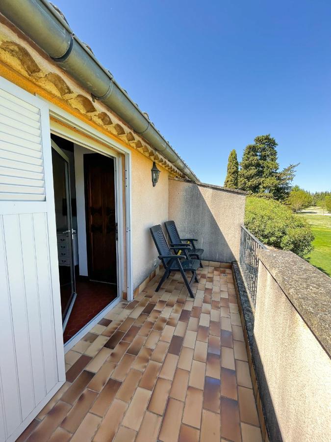 Golf Club D'Uzes Bed & Breakfast Exterior photo