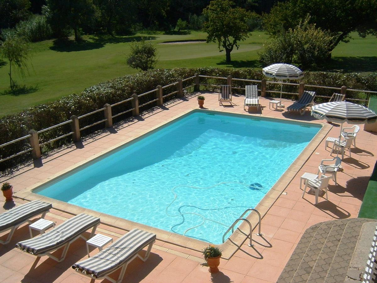 Golf Club D'Uzes Bed & Breakfast Exterior photo