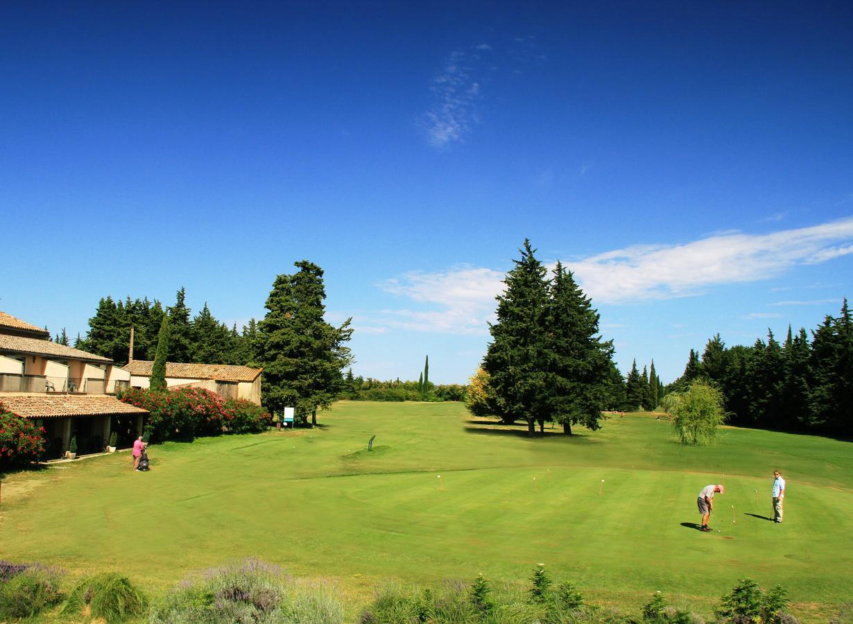 Golf Club D'Uzes Bed & Breakfast Exterior photo