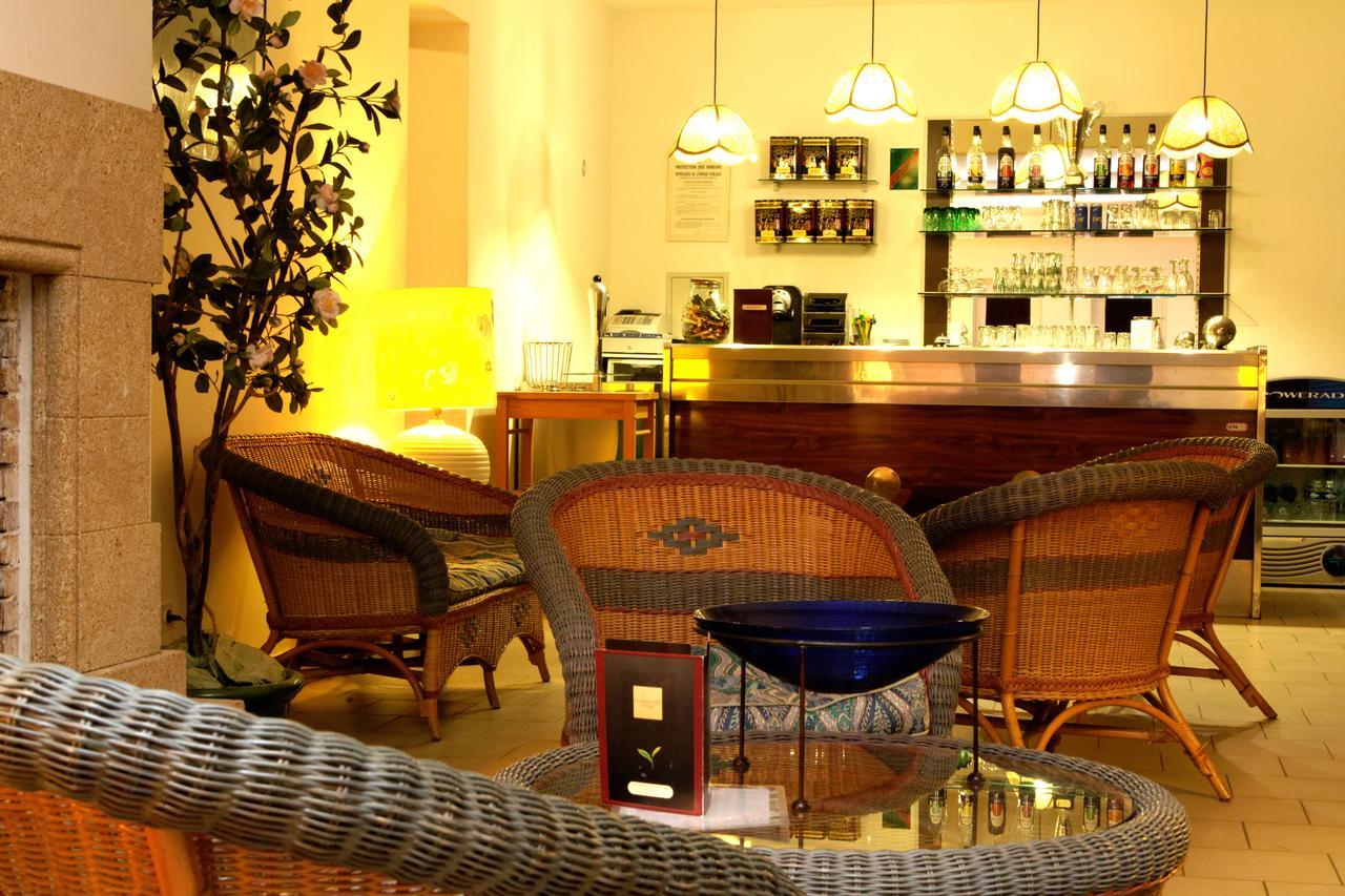 Golf Club D'Uzes Bed & Breakfast Exterior photo