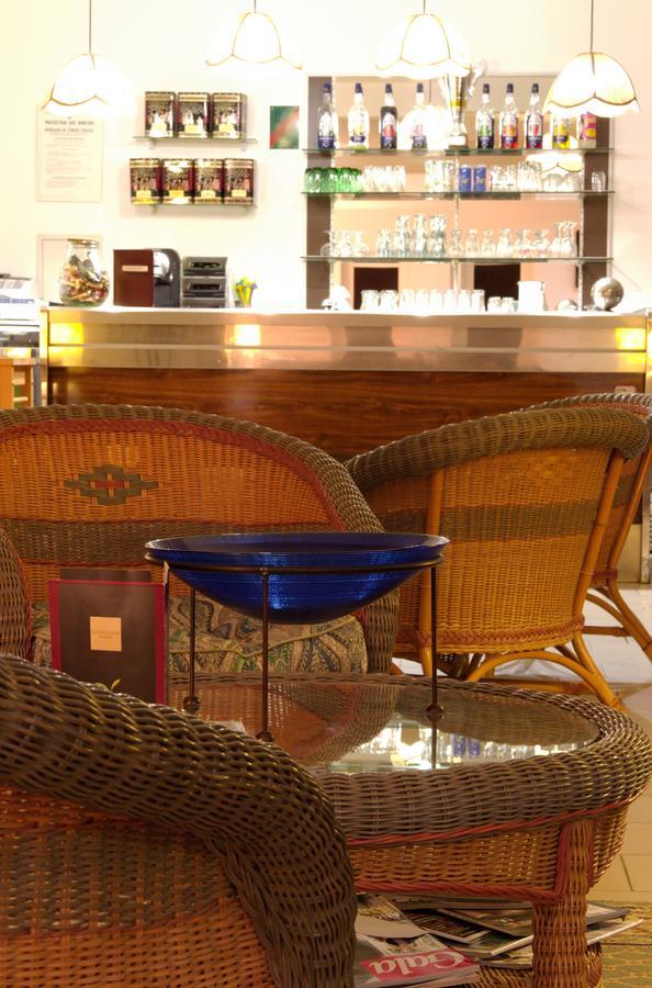Golf Club D'Uzes Bed & Breakfast Exterior photo