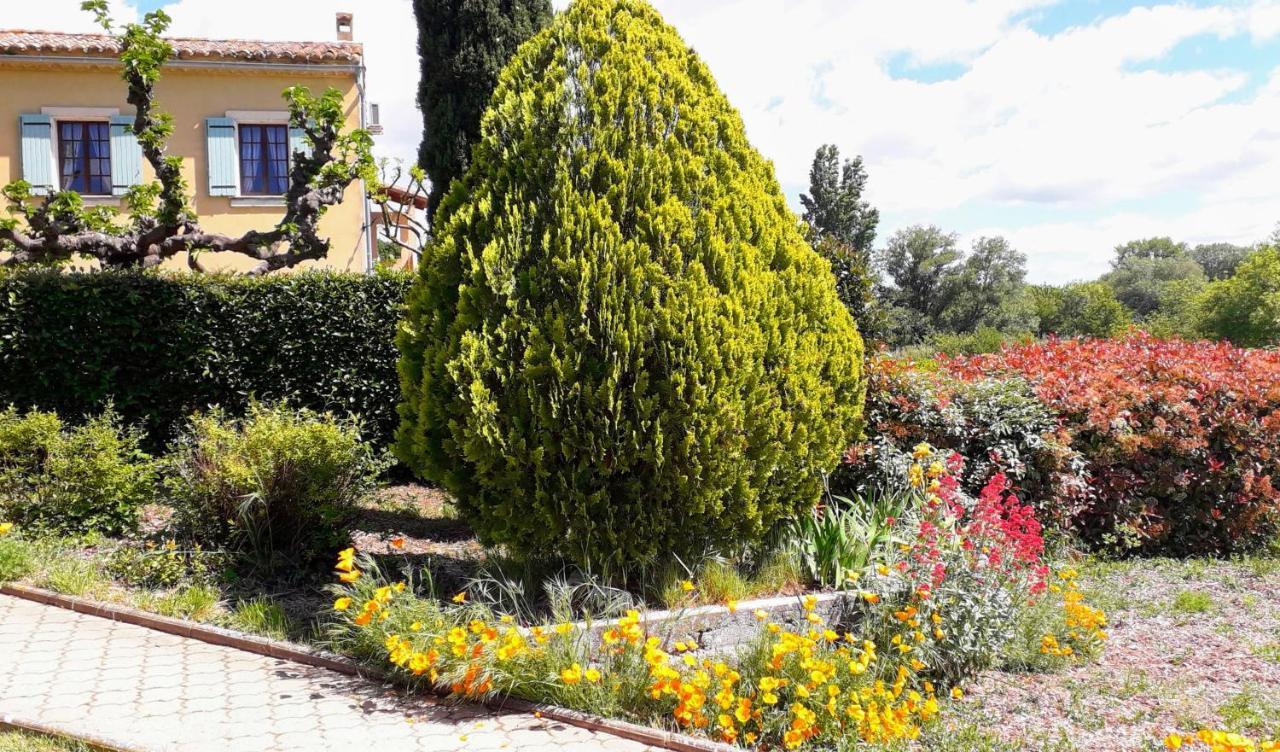 Golf Club D'Uzes Bed & Breakfast Exterior photo